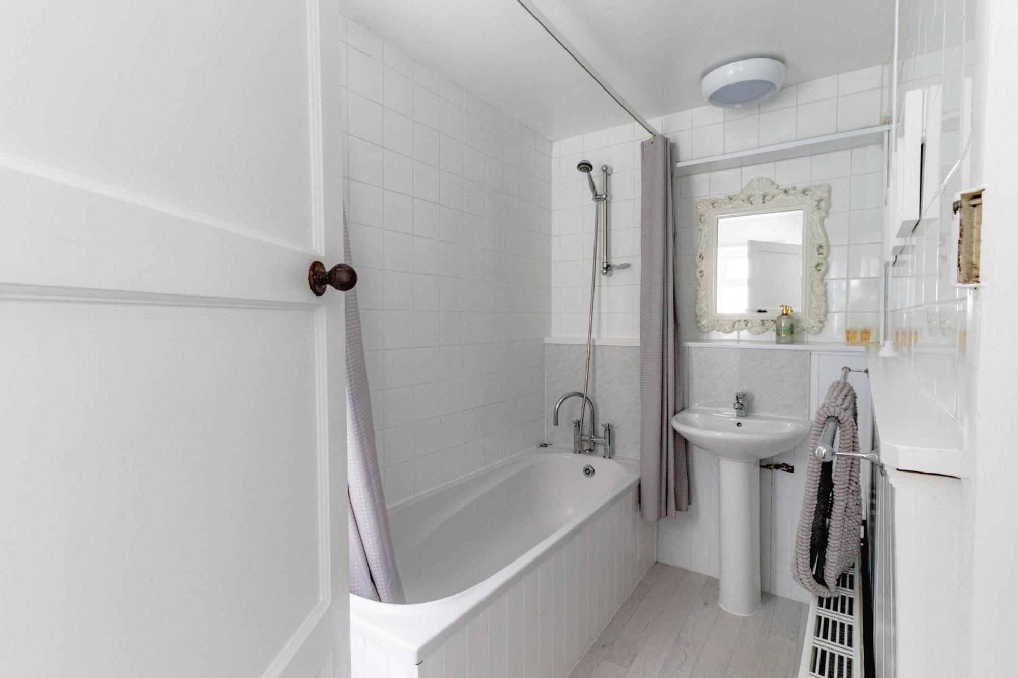 Fabulous, Vibrant, Town House, Central Bath Road Cheltenham Bagian luar foto